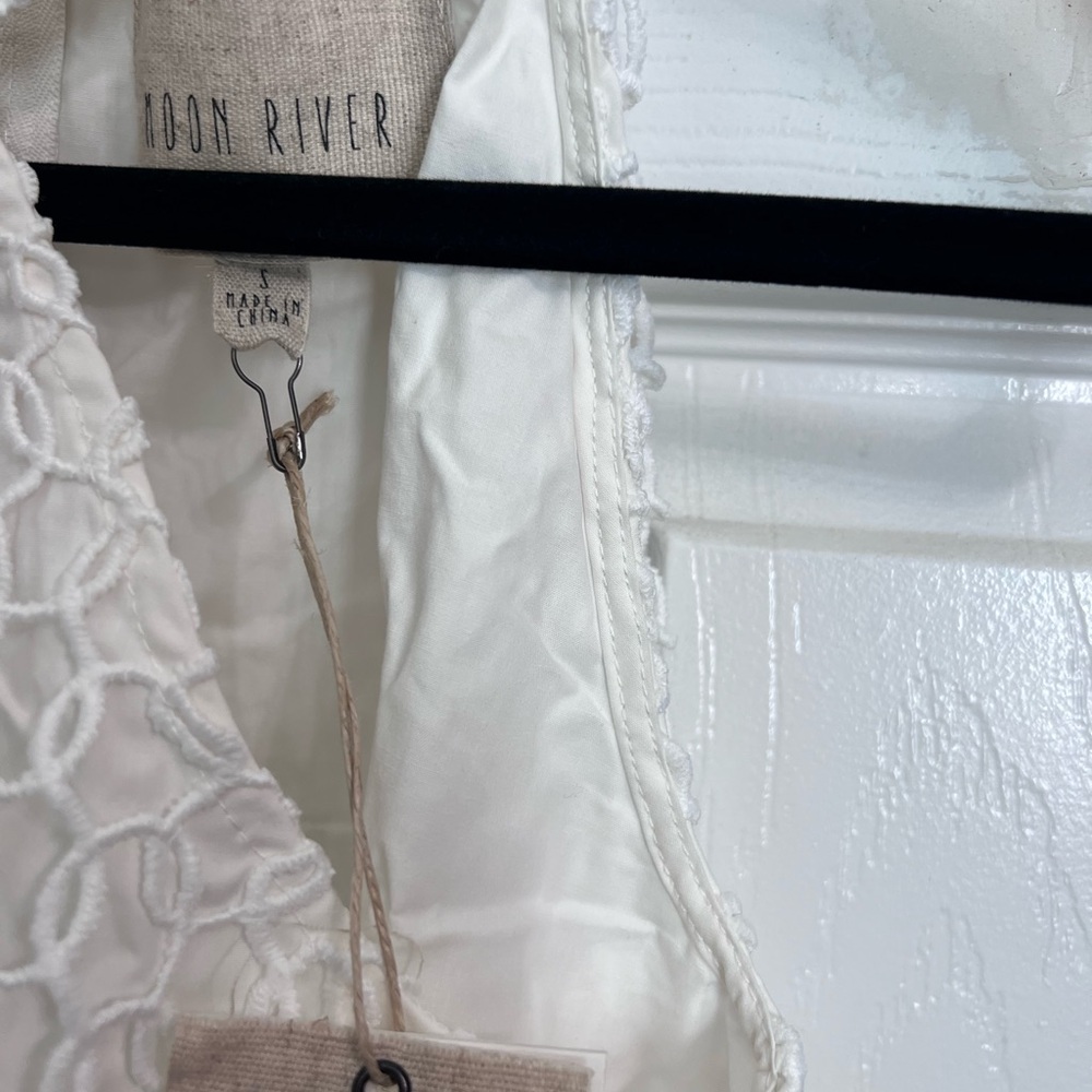 NWT | Moon River / Anthropologie White Lace Babydoll Top, Size S - Picture 4 of 4